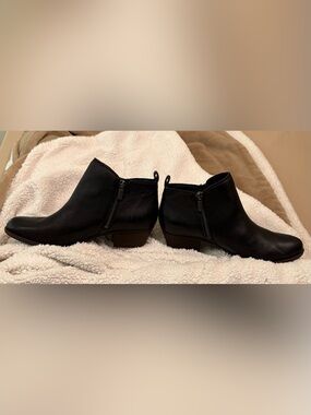 Lucky Brand Basel Black Leather Ankle Booties with Side Zip, Size 8.5.